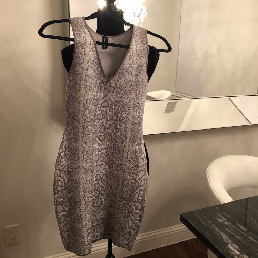 Marciano bodycon grey/tan snake print dress, size small - Picture 3 of 4